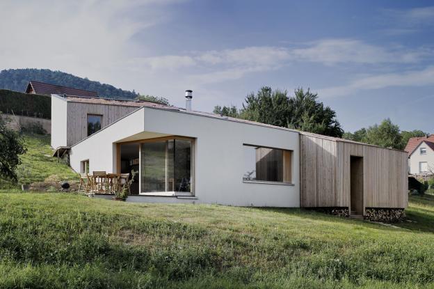 Construction d'une maison dans la pente à Reinhardsmunster