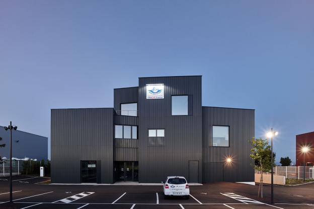 bureaux-entrepots-colombier-saugnieu_2.jpg