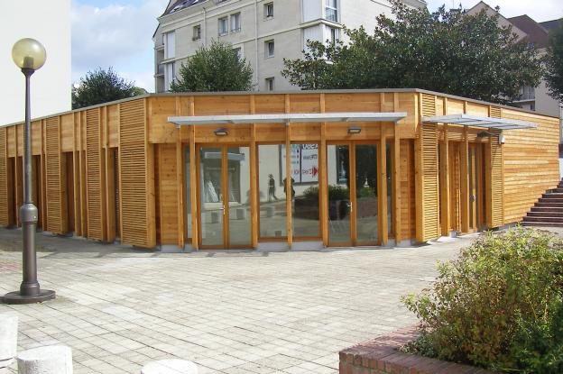 façade sur la place Saint-Médard