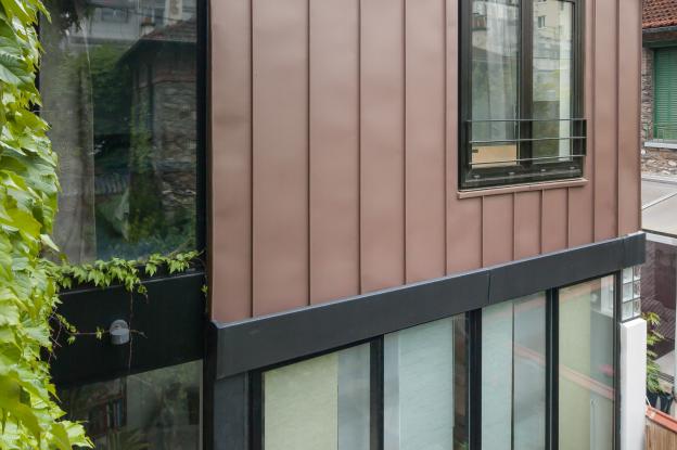 VUE DE L'EXTENSION DEPUIS LA MAISON EXISTANTE