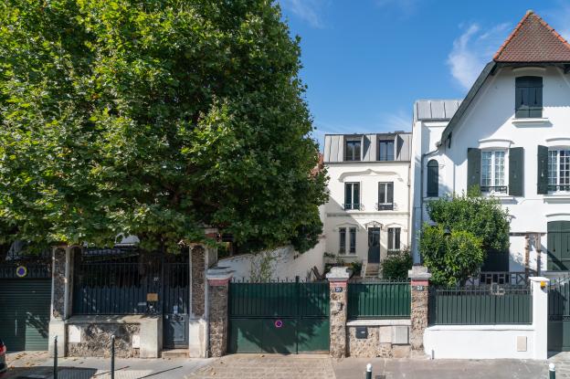 Façade principale depuis la rue