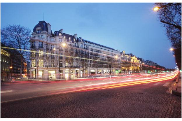 PROJET DE RENOVATION HAUSSMANNIENNE CHAMPS ELYSEES 10 000 m2 BUREAUX ET COMMERCE