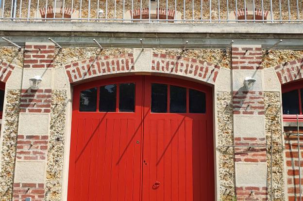 0_porte_rouge.jpg