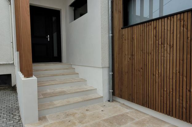 Photo après travaux, zoom entrée
