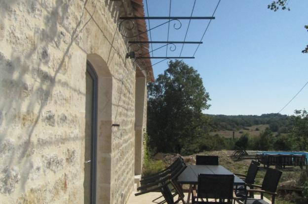 Façade sud terrasse et pergola