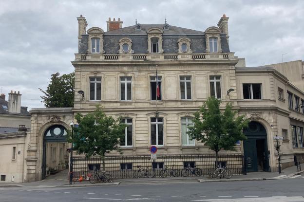 Vue de l'élévation sur la place, bâtiment A