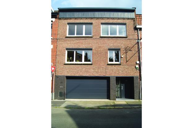 FAÇADE RUE