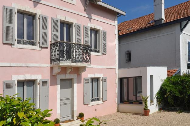 Façade sur rue_Maison Rose, LP architecte