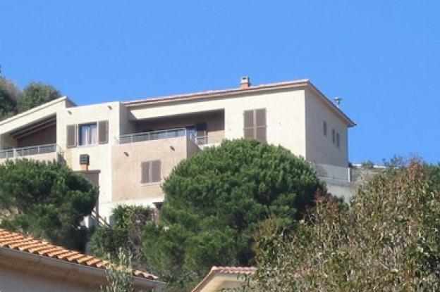 photo1