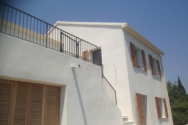photo1