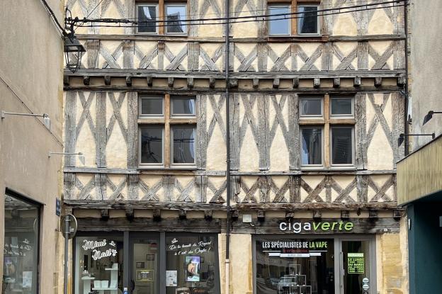 Vue de la façade rénovée depuis la rue