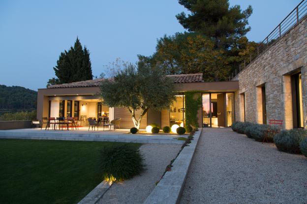 Construction contemporaine en site inscrit des Dentelles de Montmirail