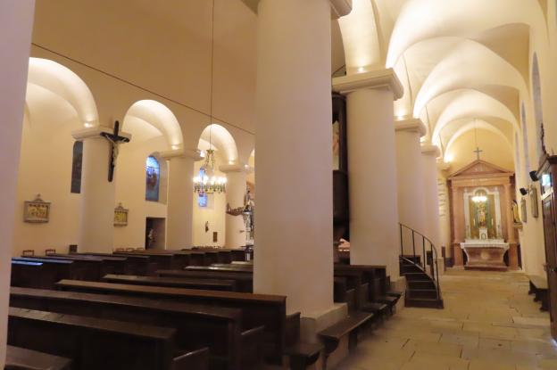 restauration des badigeons sur les murs et les voûtes