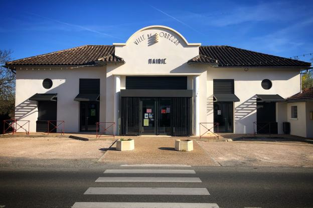 Aménagement d'une mairie et espaces économiques partagés