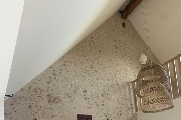 chambre avec tete de lit