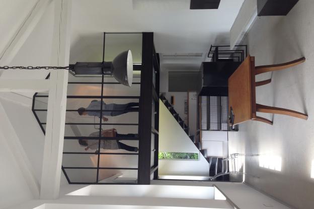 la chambre profite de la double hauteur grâce à la verrière