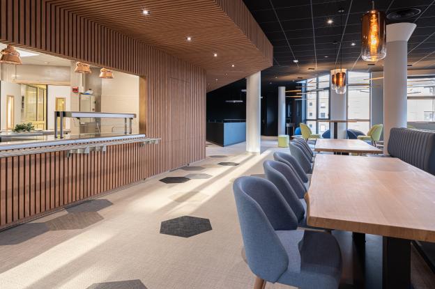 Salle de restauration de l'école des Mines de Douai 