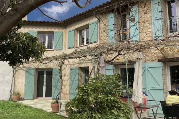 Extension de maison de village