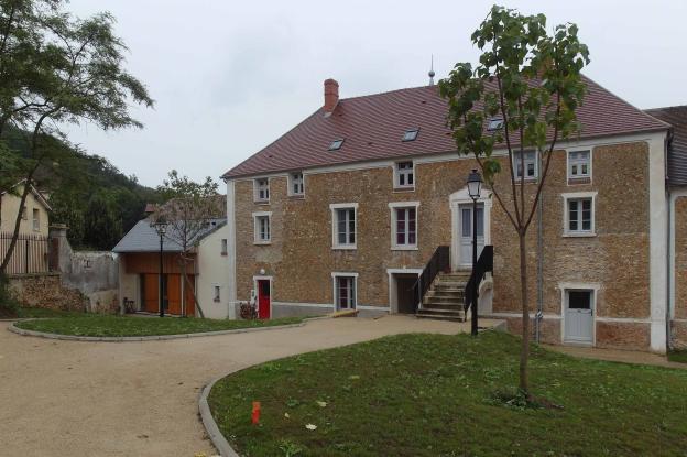 Façade sur jardin public