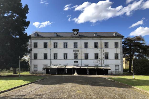 Façade principale du corps de caserne