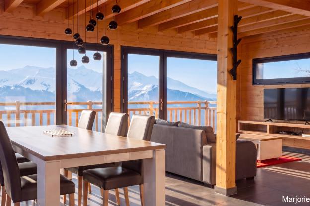 vue panoramique sur la montagne depuis le séjour