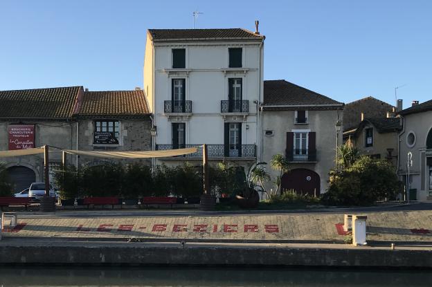 Vue de l’immeuble existant depuis le canal du midi