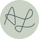 Logo Alice Laverdure architecte représentant sa signature sur un fond vert