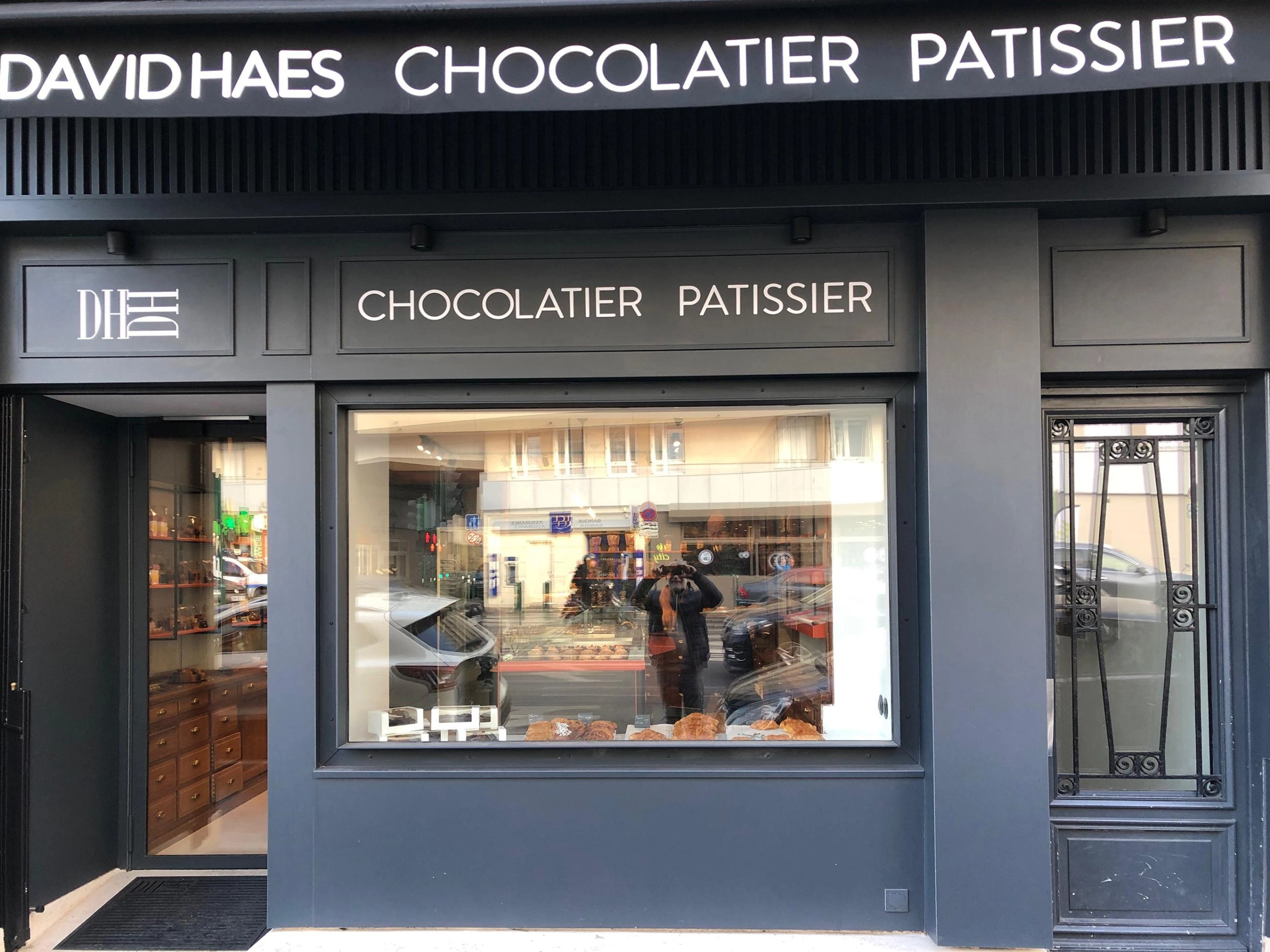 DH CHOCOLATIER PATISSIER - Devanture et aménagement boutique