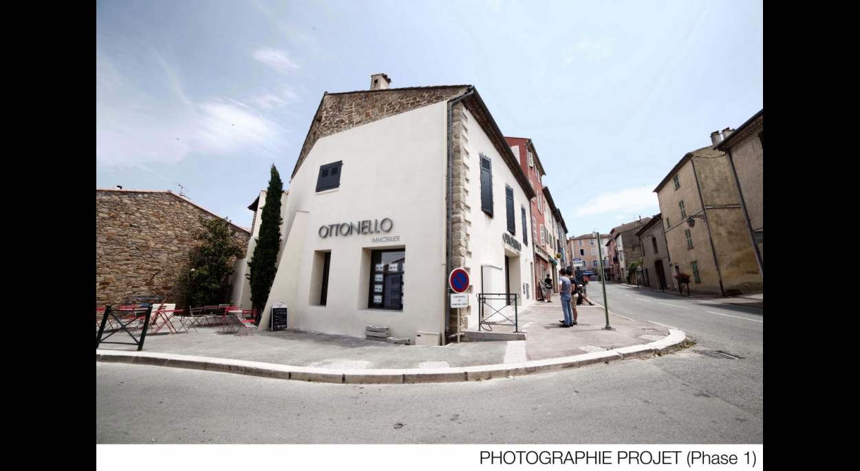 Réhabilitation et surélévation d'une bâtisse de village à Roquebrune sur Argens