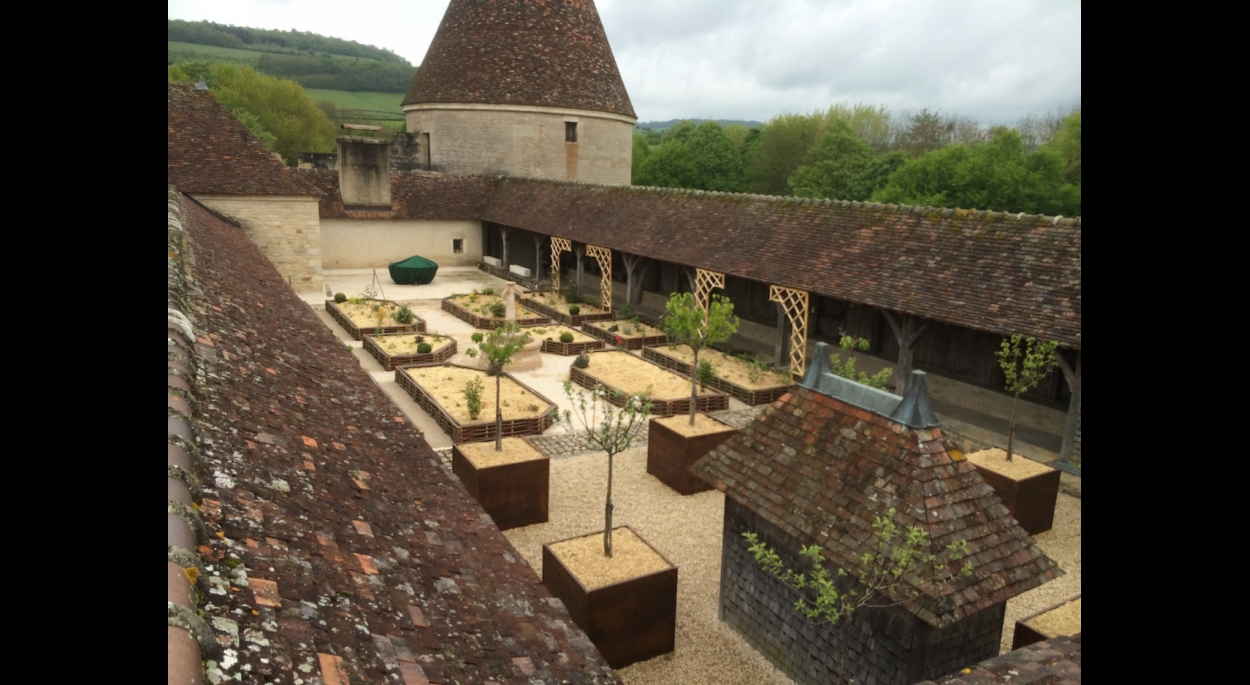 Création jardins sur dalle dans un château fort