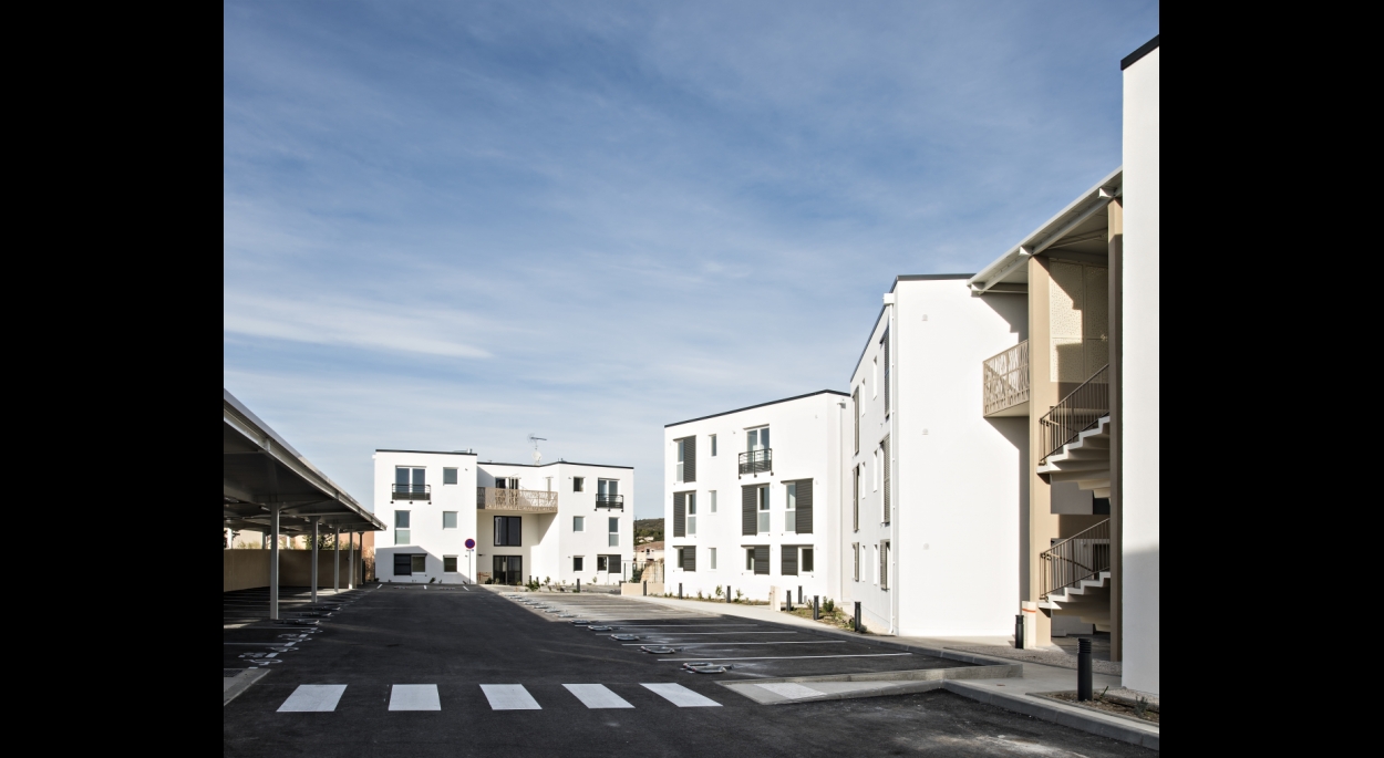 28 logements Les Angles - Grand Delta Habitat - Vue de la rue intérieure du projet