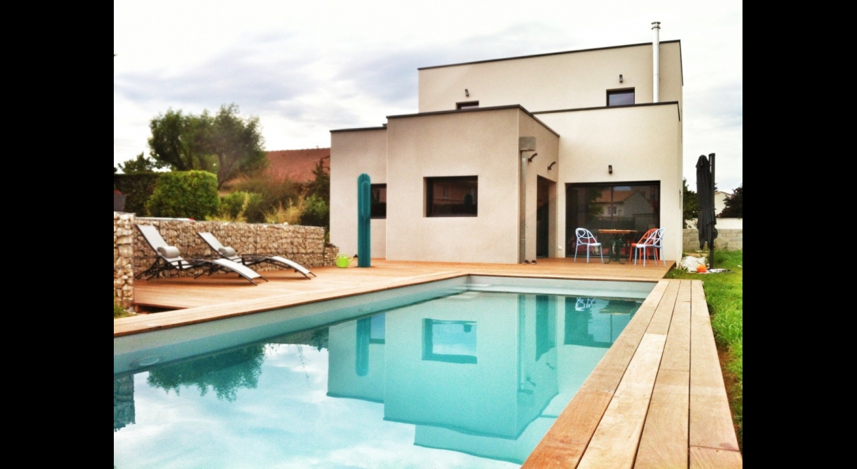 Maison contemporaine Ardèche avec piscine