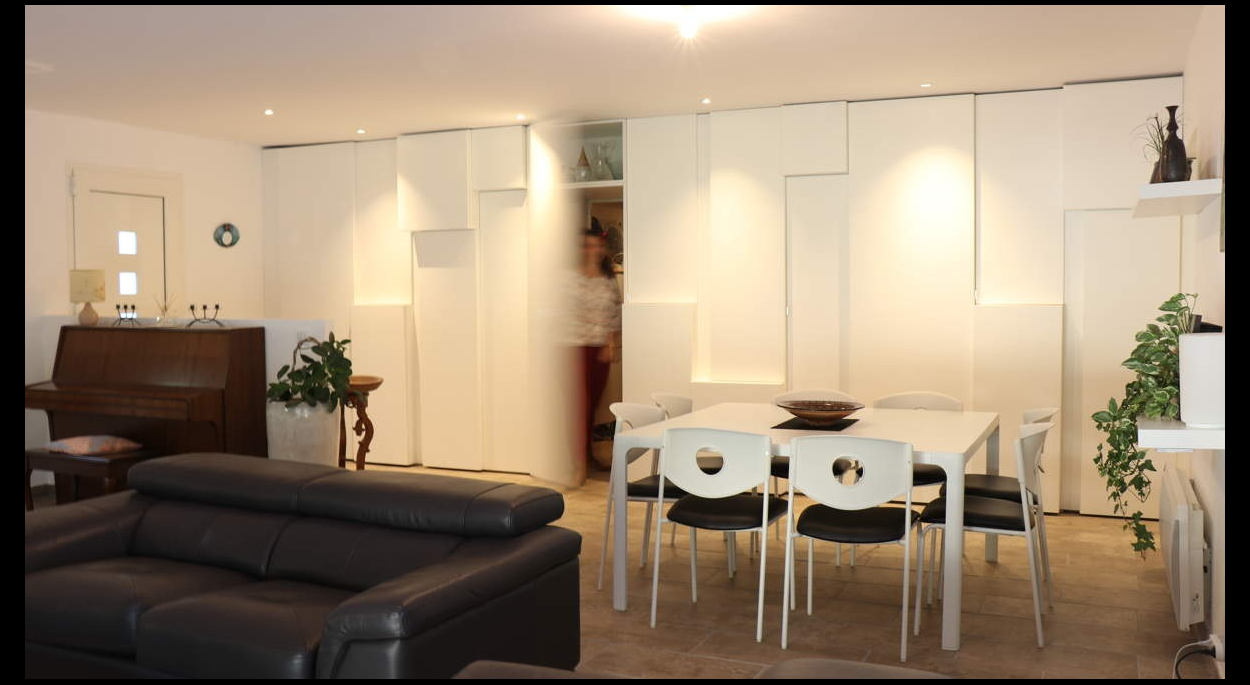 Rénovation maison et création de meuble multi-fonction par Cèlia Argilés Baró à Combaillaux