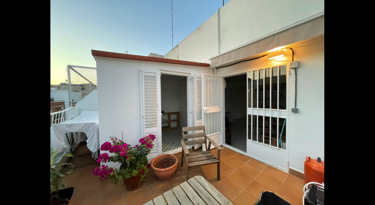 Rénovation complète d'un appartement à Valence - restructuration des espaces intérieurs - création d'un bureau donnant sur la terrasse