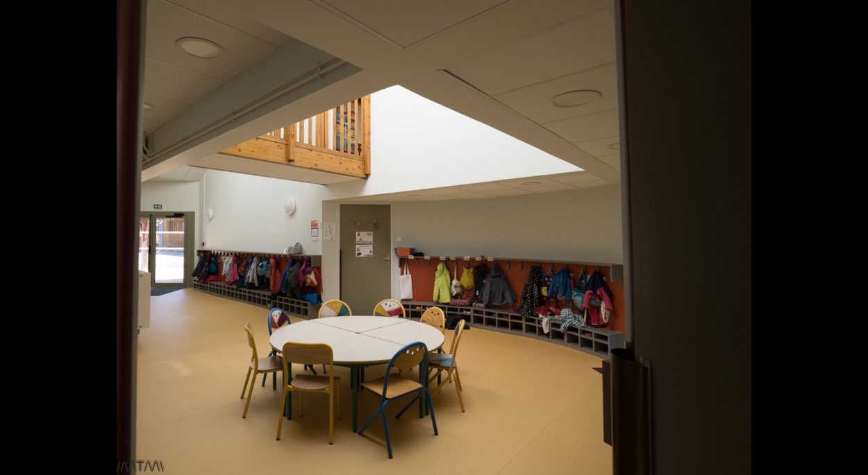 Rénovation / Hall de l'école maternelle de Revel