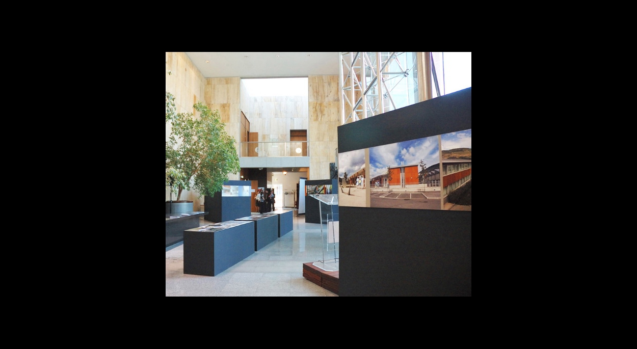 Scénographie pour une exposition sur la mise en valeur de l'architecture en Midi Pyrénées à travers 4 exemples de Lycées.