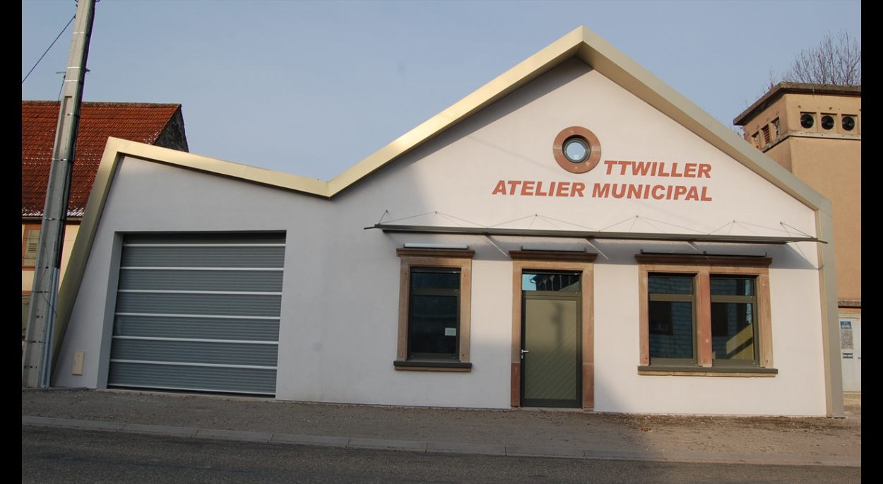 Transformation de l'ancienne laiterie en atelier municipal. OTTWILLER. 2010-2011