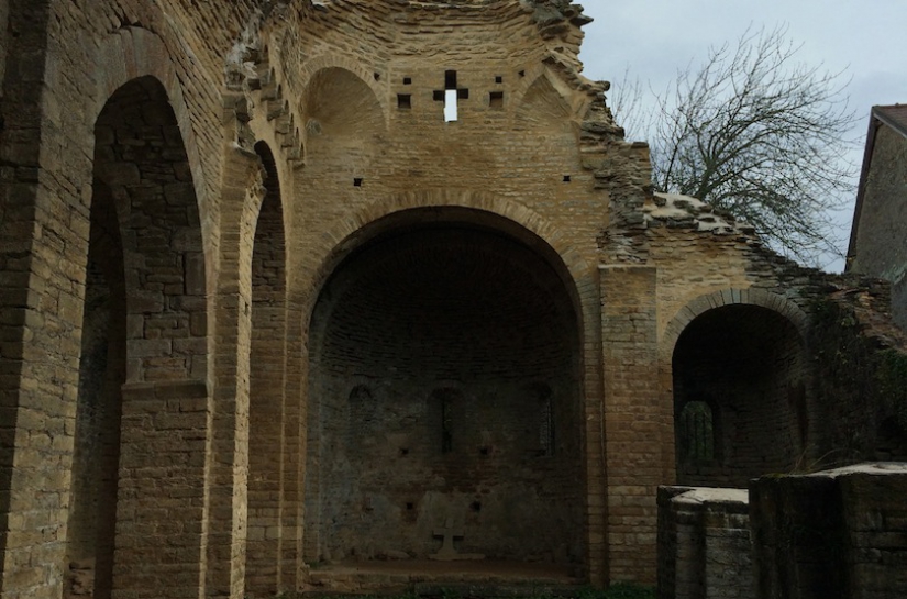 Restauration d'une ruine monument historique
