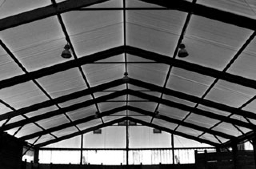 Construction d'un hangar sur le centre de tri Econotre à Colomiers. Projet par l'Atelier S, architecte situé dans le quartier des Amidonniers à Toulouse