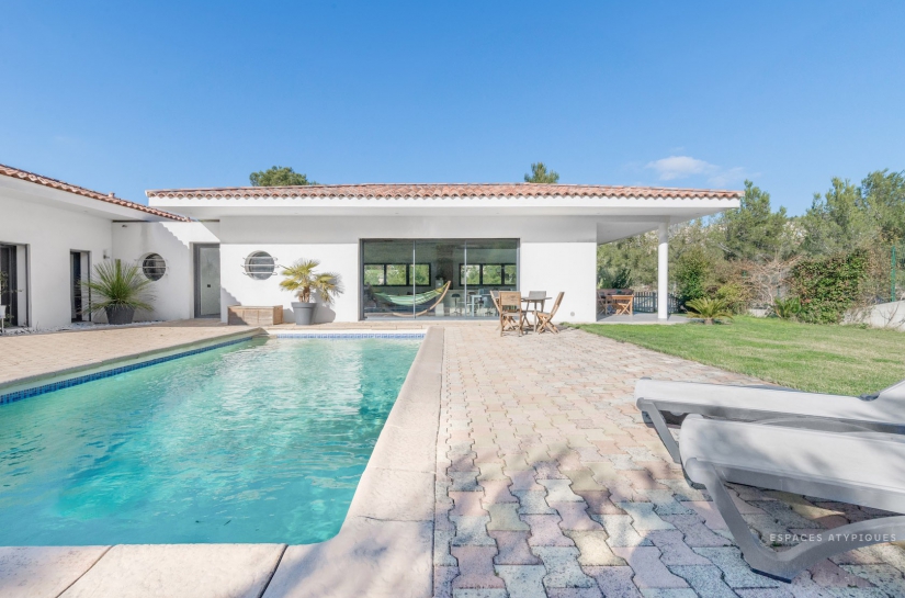 Villa architecte Ensues la redonne, terrasse avec piscine