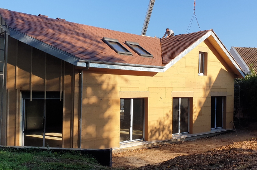 Maison en ossature bois avec Isolation par l'extérieur en fibre de bois (ITE)